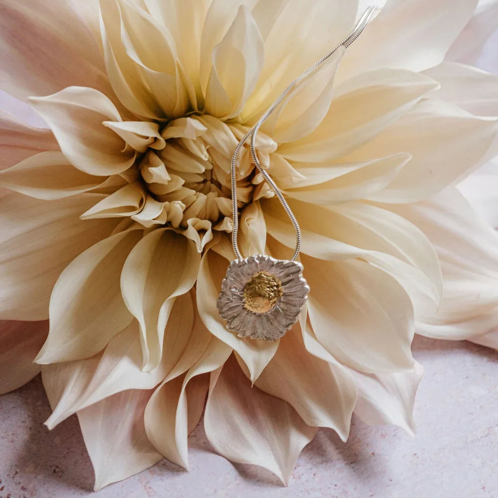 Wildflower Jewellery: The Charm of Wearing Nature Close to Your Heart
